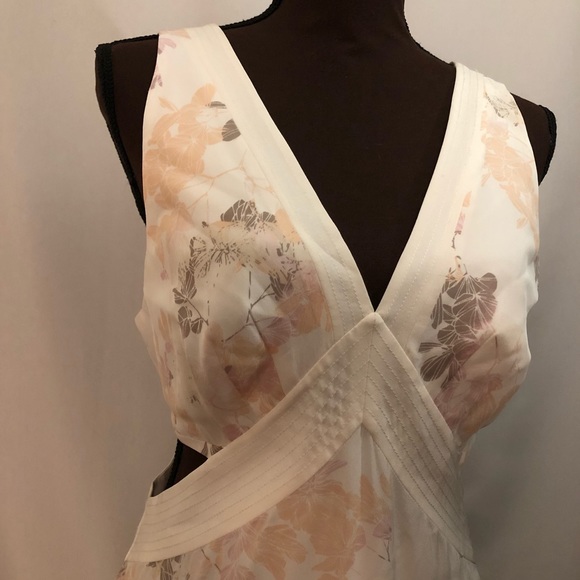 CLUB MONACO Trina Dress 100% Silk Apricot Ivory - Picture 3 of 8